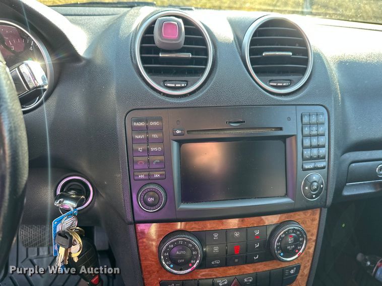 image for item FK0012 2009 Mercedes-Benz ML350 SUV