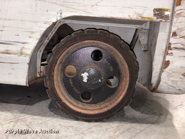 image for item FK1269 2018 UniCarriers CFS40 forklift