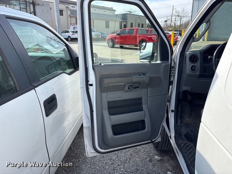 image for item FK1288 2013 Ford E350 Super Duty van