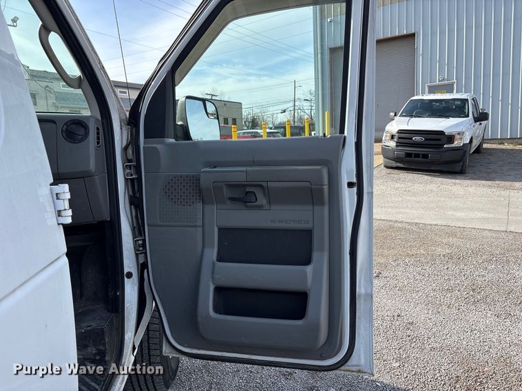 image for item FK1288 2013 Ford E350 Super Duty van