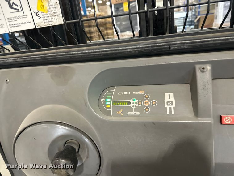 image for item FK1809 2018 Crown SP3520-30 order picker