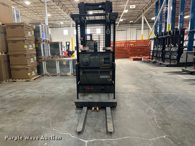 image for item FK1810 2017 Crown SP3520-30 order picker