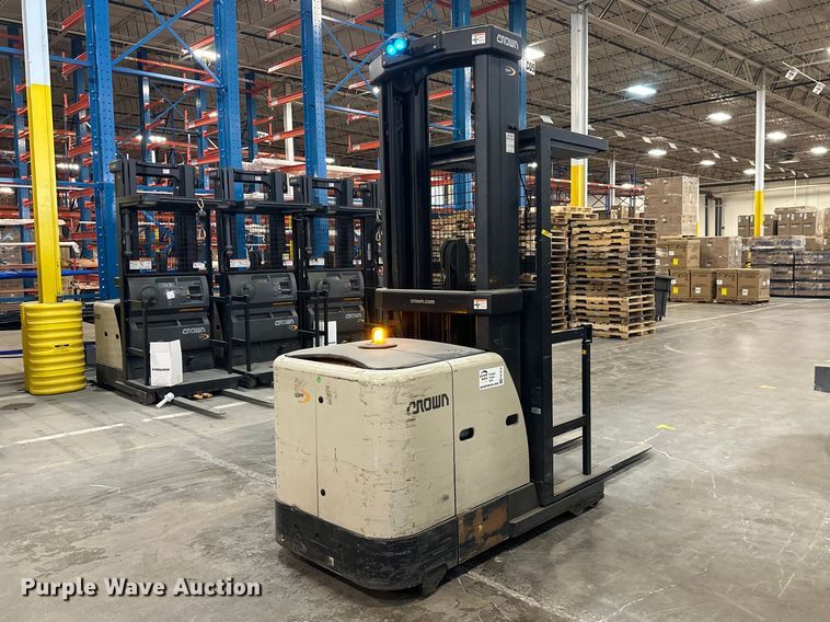 image for item FK1810 2017 Crown SP3520-30 order picker