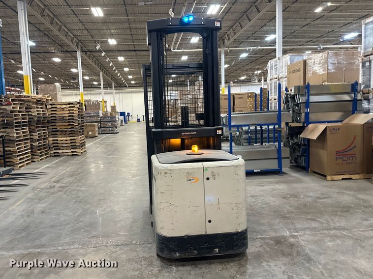 image for item FK1810 2017 Crown SP3520-30 order picker