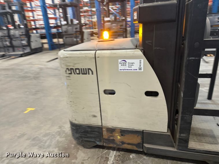 image for item FK1810 2017 Crown SP3520-30 order picker