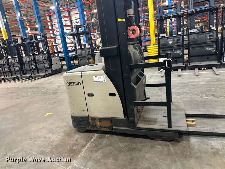 image for item FK1810 2017 Crown SP3520-30 order picker