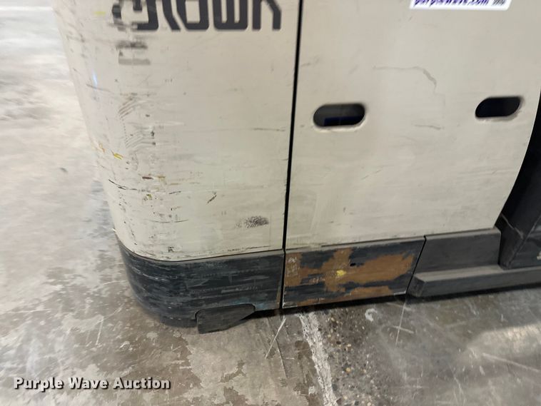 image for item FK1810 2017 Crown SP3520-30 order picker