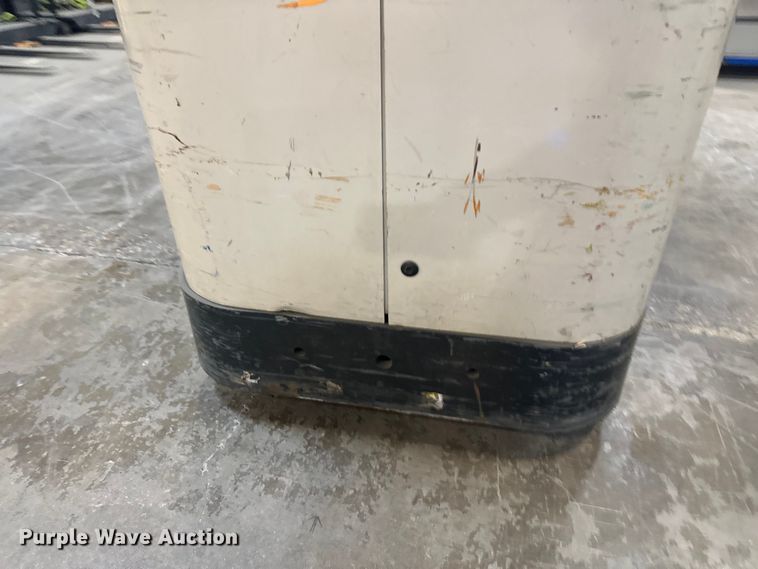 image for item FK1810 2017 Crown SP3520-30 order picker