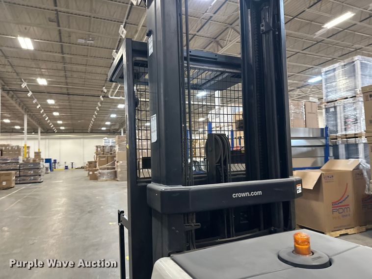 image for item FK1810 2017 Crown SP3520-30 order picker