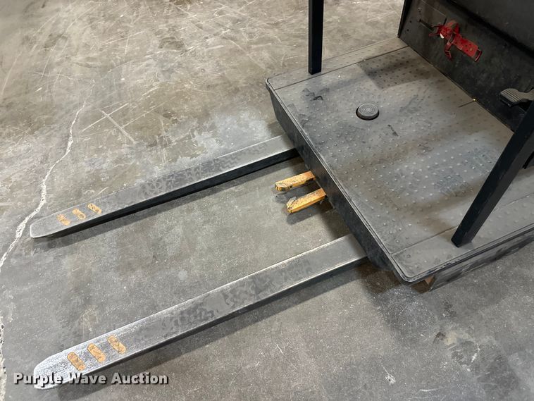 image for item FK1810 2017 Crown SP3520-30 order picker