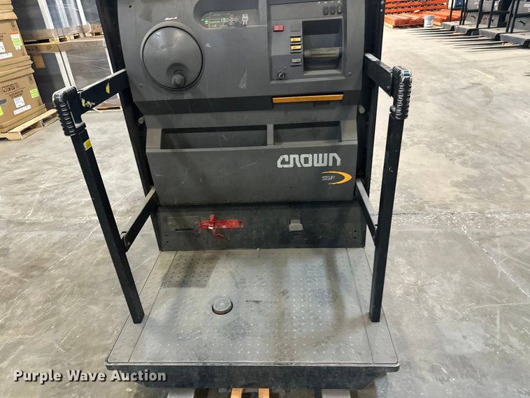 image for item FK1810 2017 Crown SP3520-30 order picker