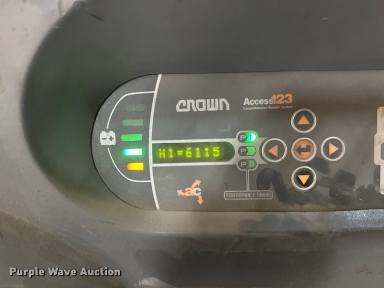 image for item FK1810 2017 Crown SP3520-30 order picker