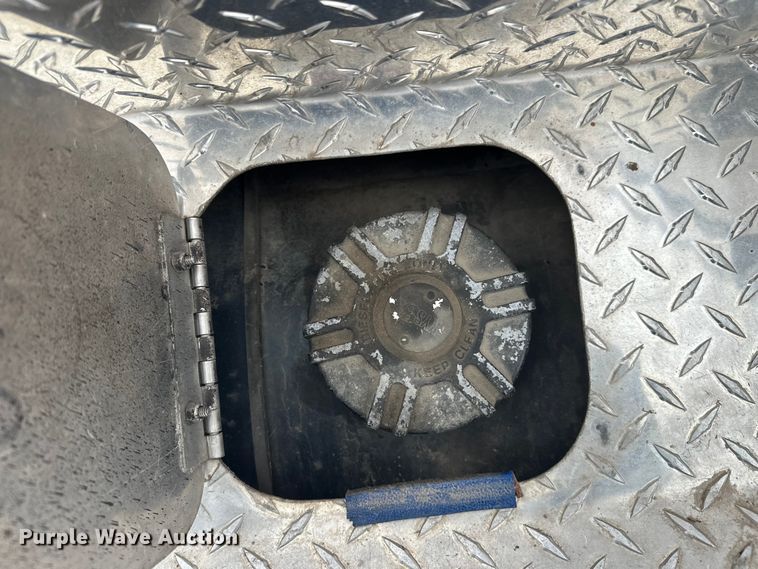 image for item FK1811 1996 Ford LS8000 rescue vehicle