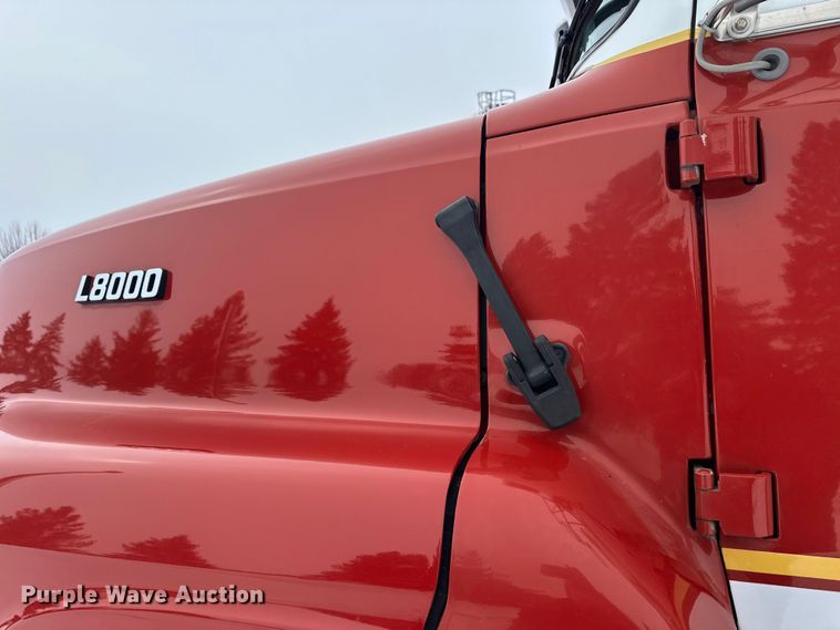 image for item FK1811 1996 Ford LS8000 rescue vehicle