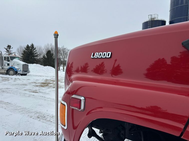 image for item FK1811 1996 Ford LS8000 rescue vehicle