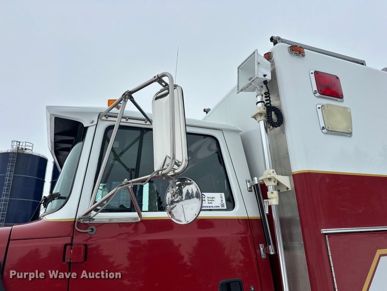 image for item FK1811 1996 Ford LS8000 rescue vehicle