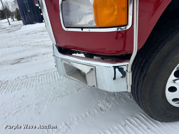 image for item FK1811 1996 Ford LS8000 rescue vehicle