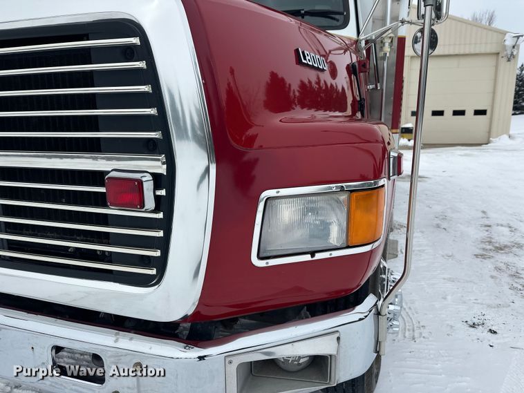 image for item FK1811 1996 Ford LS8000 rescue vehicle