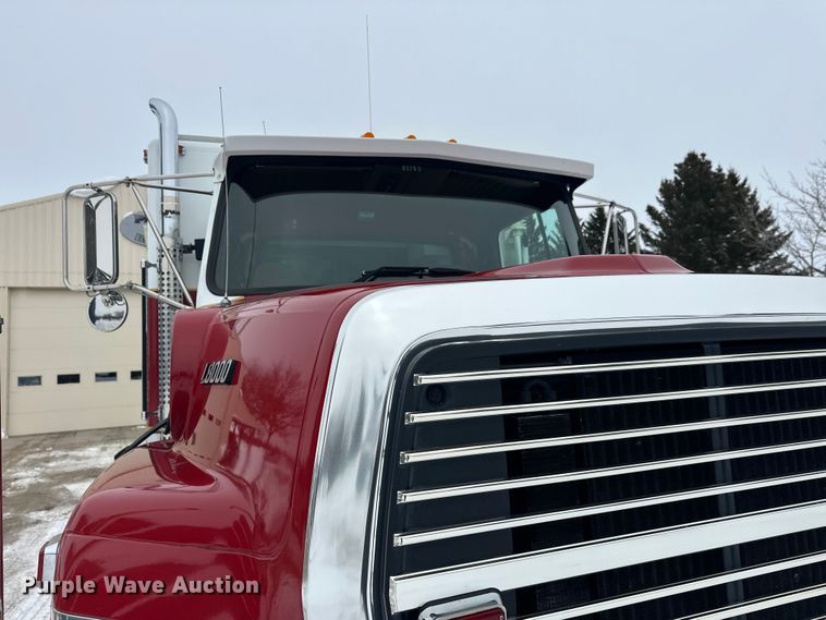 image for item FK1811 1996 Ford LS8000 rescue vehicle