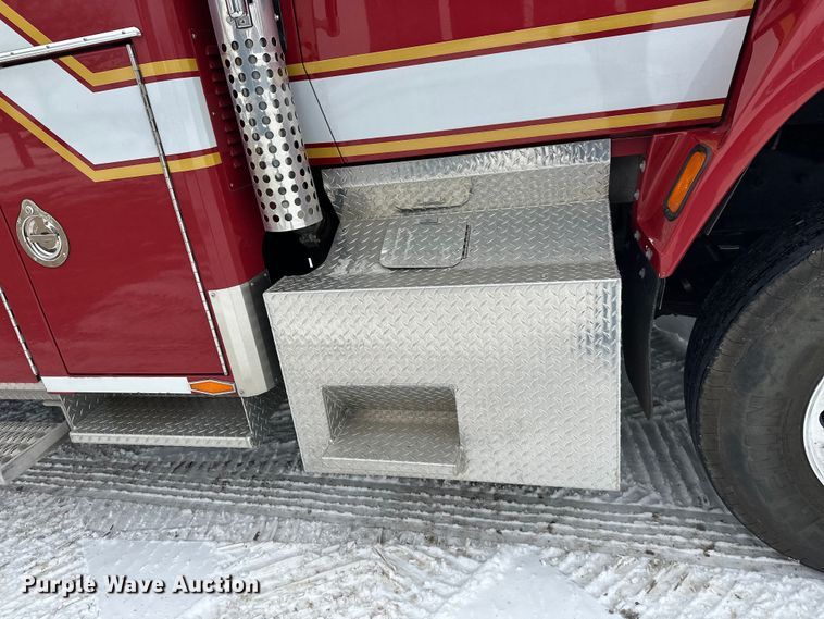 image for item FK1811 1996 Ford LS8000 rescue vehicle