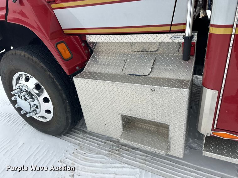 image for item FK1811 1996 Ford LS8000 rescue vehicle