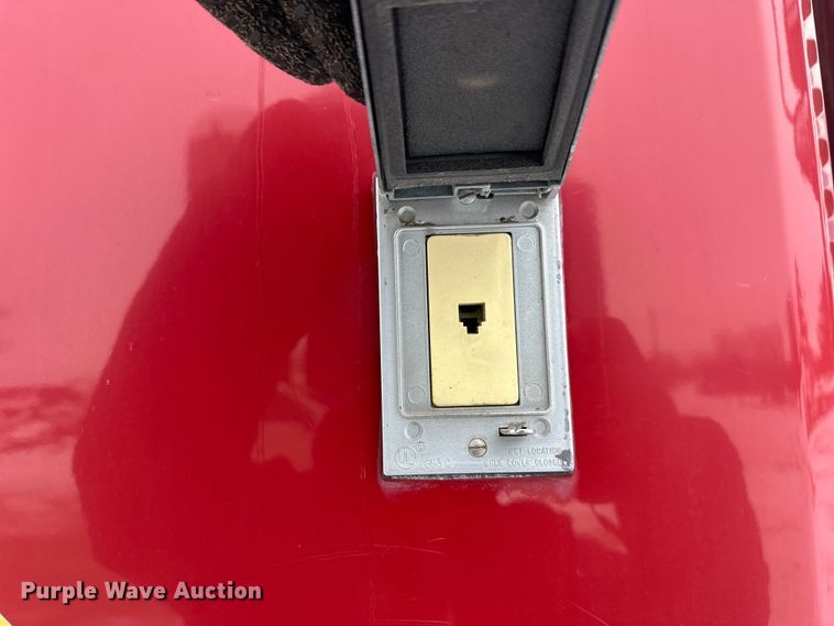 image for item FK1811 1996 Ford LS8000 rescue vehicle