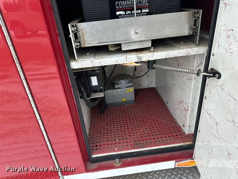 image for item FK1811 1996 Ford LS8000 rescue vehicle