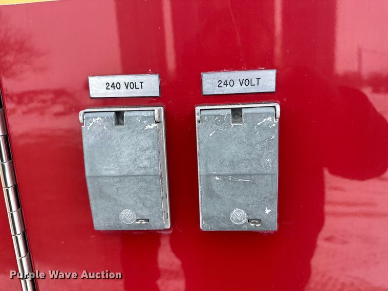 image for item FK1811 1996 Ford LS8000 rescue vehicle