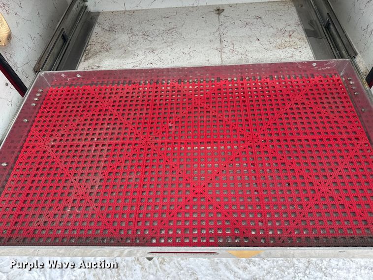 image for item FK1811 1996 Ford LS8000 rescue vehicle