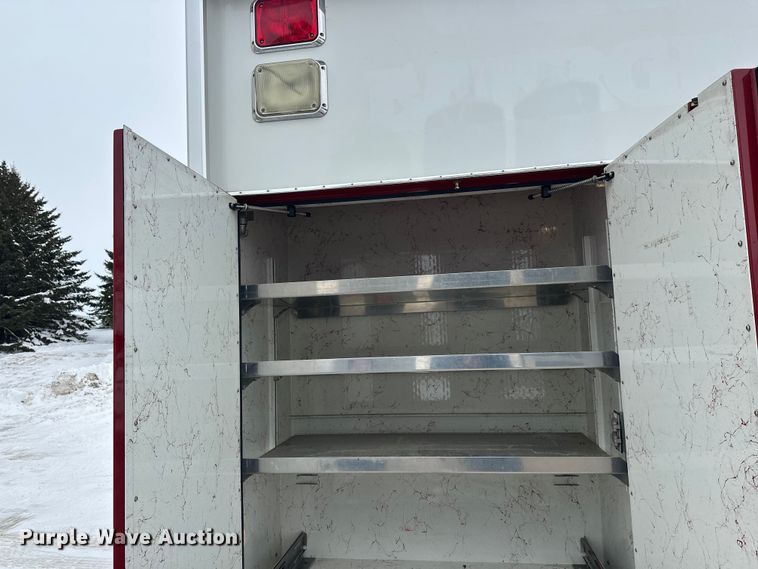 image for item FK1811 1996 Ford LS8000 rescue vehicle