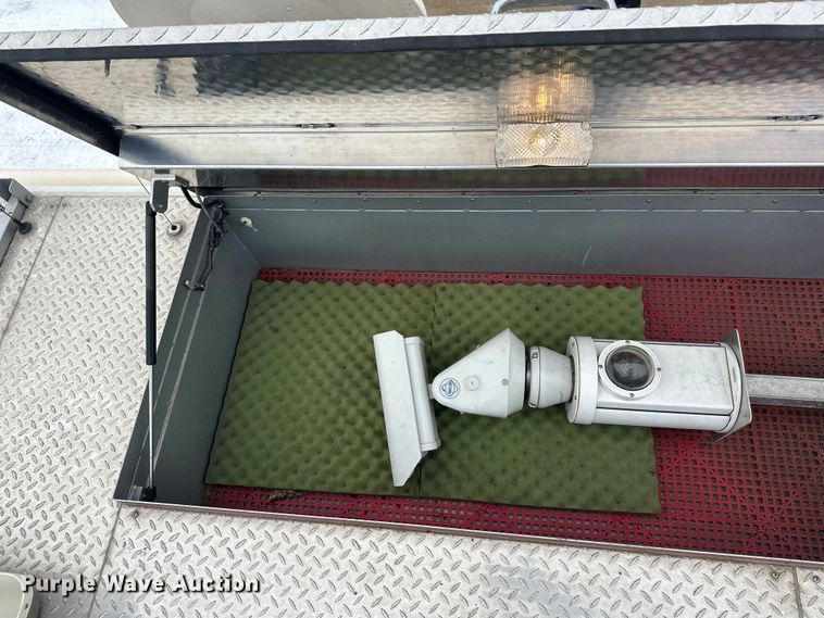 image for item FK1811 1996 Ford LS8000 rescue vehicle