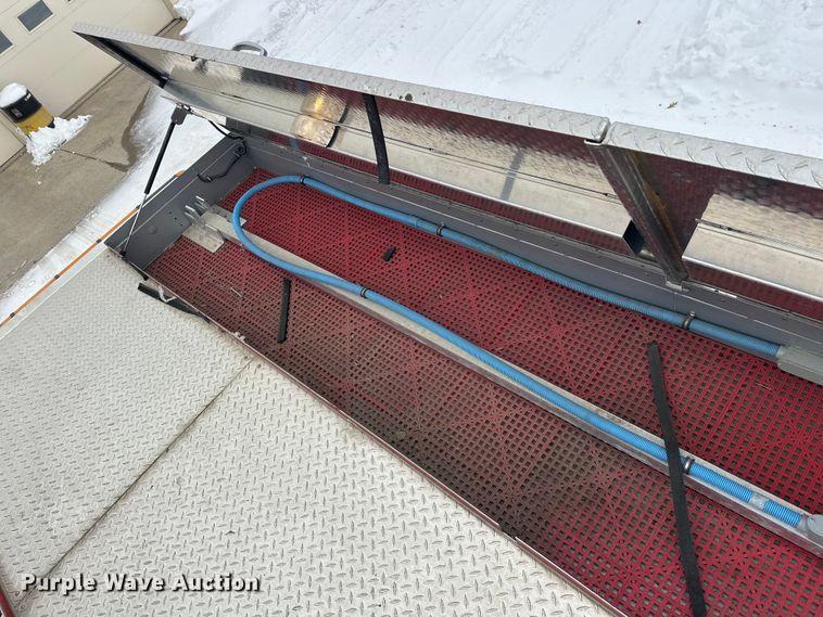 image for item FK1811 1996 Ford LS8000 rescue vehicle