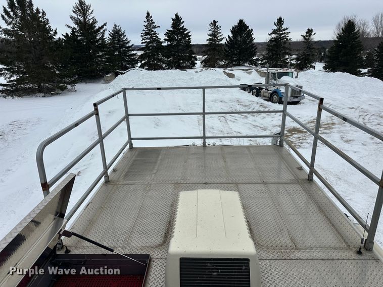 image for item FK1811 1996 Ford LS8000 rescue vehicle