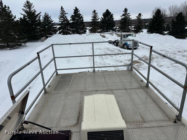 image for item FK1811 1996 Ford LS8000 rescue vehicle