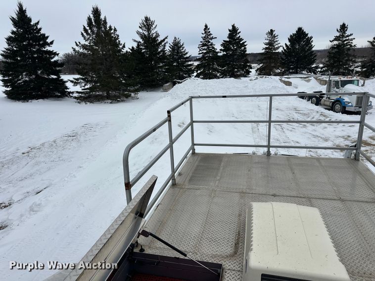 image for item FK1811 1996 Ford LS8000 rescue vehicle