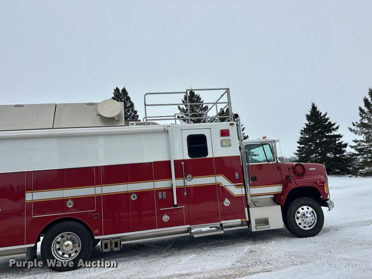 image for item FK1811 1996 Ford LS8000 rescue vehicle