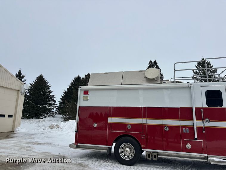 image for item FK1811 1996 Ford LS8000 rescue vehicle