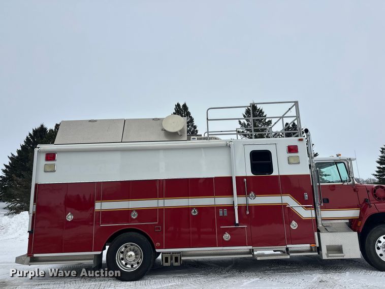 image for item FK1811 1996 Ford LS8000 rescue vehicle