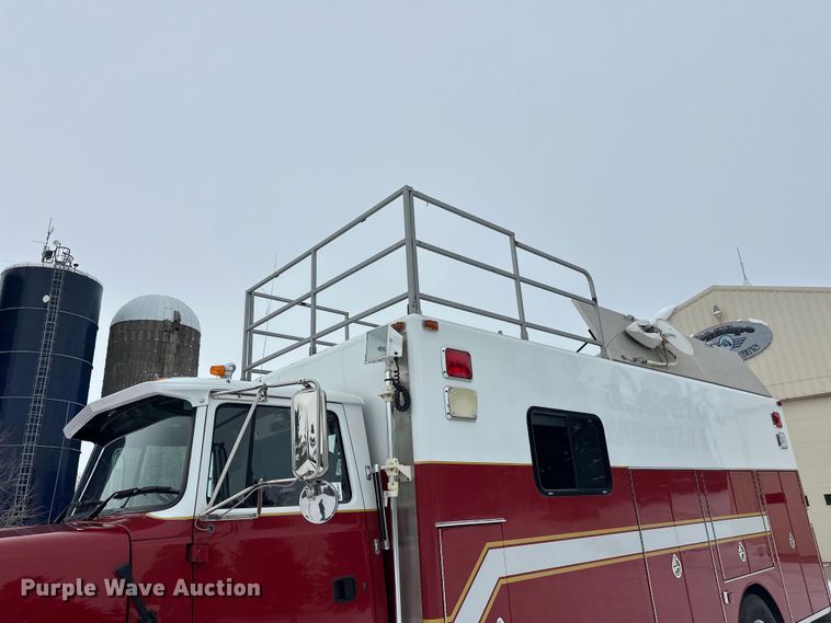 image for item FK1811 1996 Ford LS8000 rescue vehicle