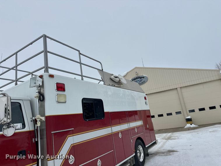 image for item FK1811 1996 Ford LS8000 rescue vehicle