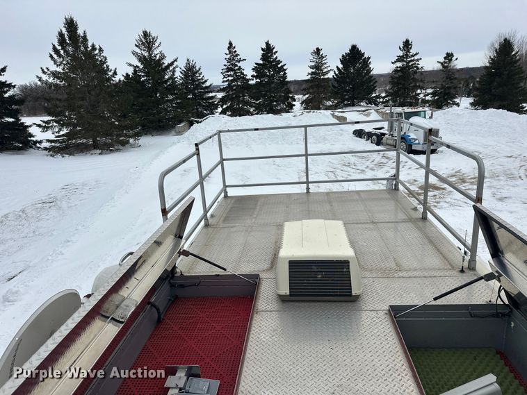 image for item FK1811 1996 Ford LS8000 rescue vehicle