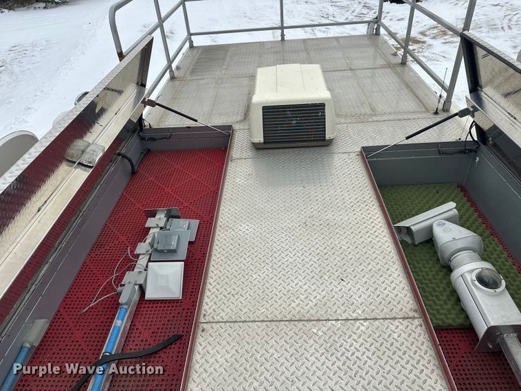 image for item FK1811 1996 Ford LS8000 rescue vehicle