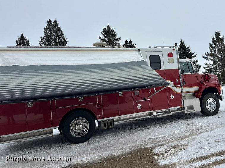 image for item FK1811 1996 Ford LS8000 rescue vehicle