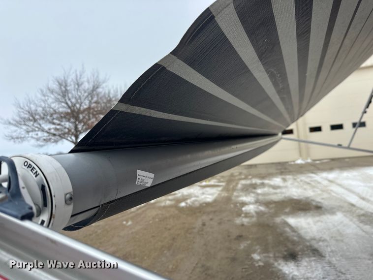 image for item FK1811 1996 Ford LS8000 rescue vehicle