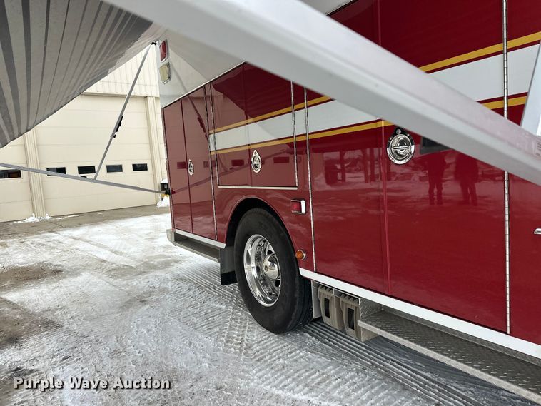 image for item FK1811 1996 Ford LS8000 rescue vehicle