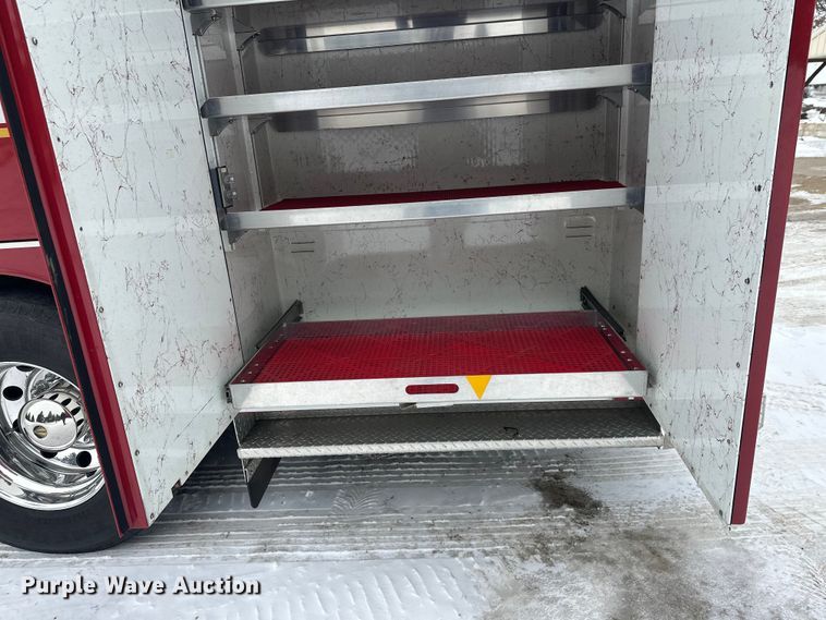 image for item FK1811 1996 Ford LS8000 rescue vehicle