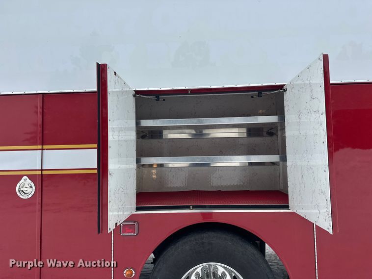 image for item FK1811 1996 Ford LS8000 rescue vehicle