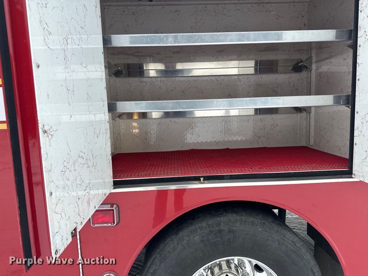 image for item FK1811 1996 Ford LS8000 rescue vehicle