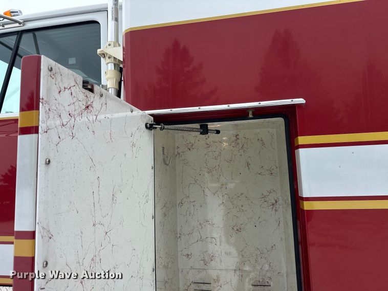 image for item FK1811 1996 Ford LS8000 rescue vehicle