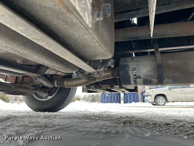 image for item FK1811 1996 Ford LS8000 rescue vehicle